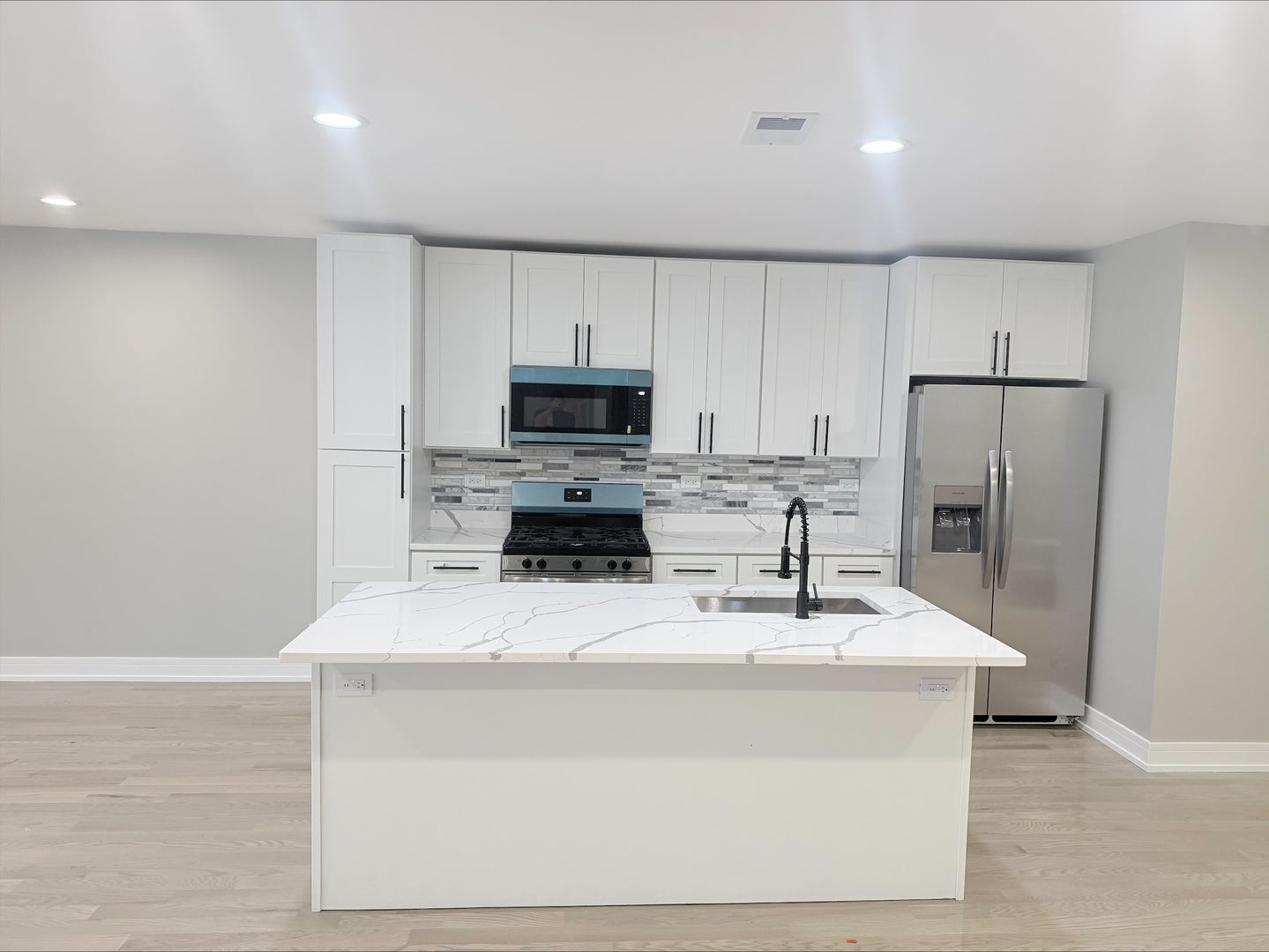 5708 W 84th Place