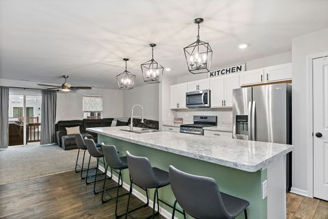 Tiny photo for 2563 Bella Drive, Pingree Grove, IL 60140 (MLS # 12608482)