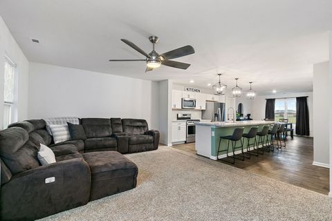 Tiny photo for 2563 Bella Drive, Pingree Grove, IL 60140 (MLS # 12608482)