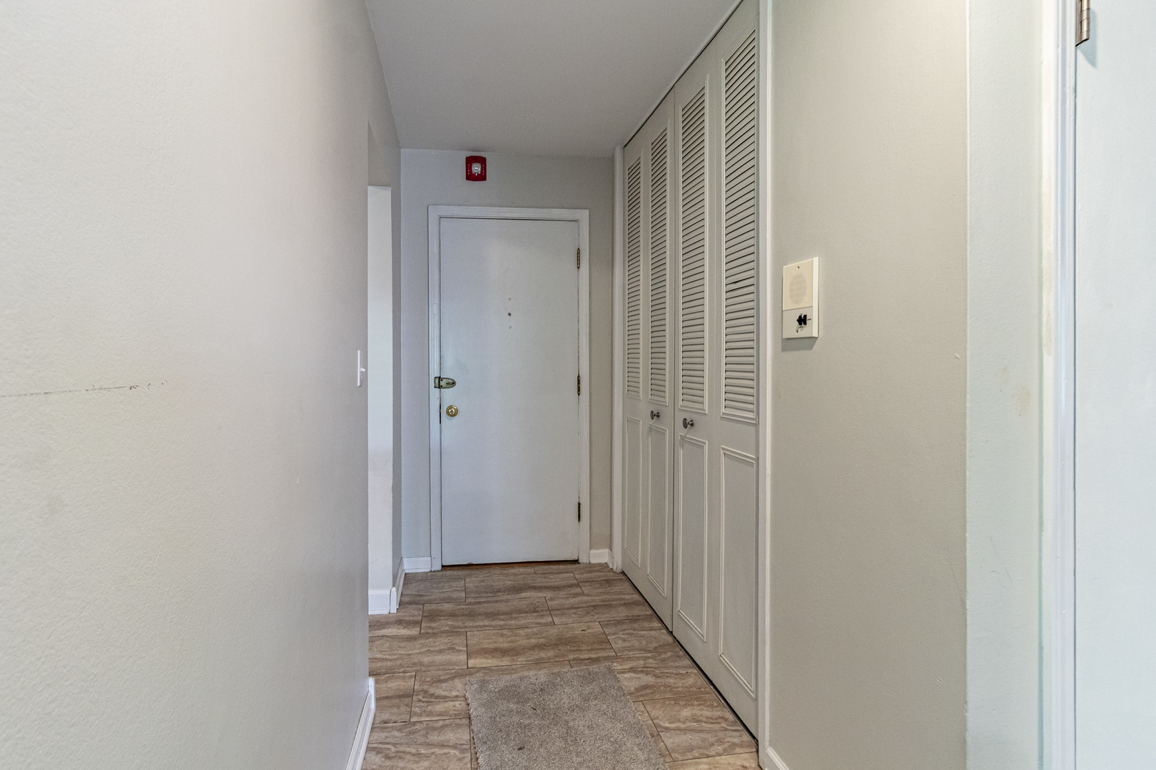 711 E Falcon Drive 201