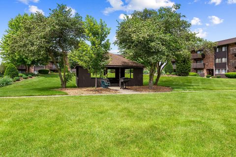 Tiny photo for 1502 Woodbridge Road #1G, Joliet, IL 60436 (MLS # 12601298)