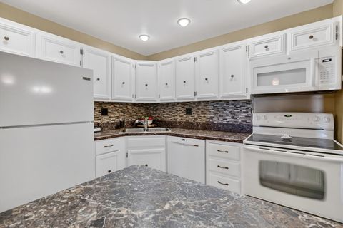 Tiny photo for 1502 Woodbridge Road #1G, Joliet, IL 60436 (MLS # 12601298)