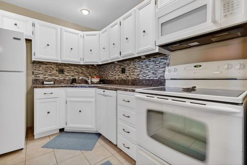 Tiny photo for 1502 Woodbridge Road #1G, Joliet, IL 60436 (MLS # 12601298)