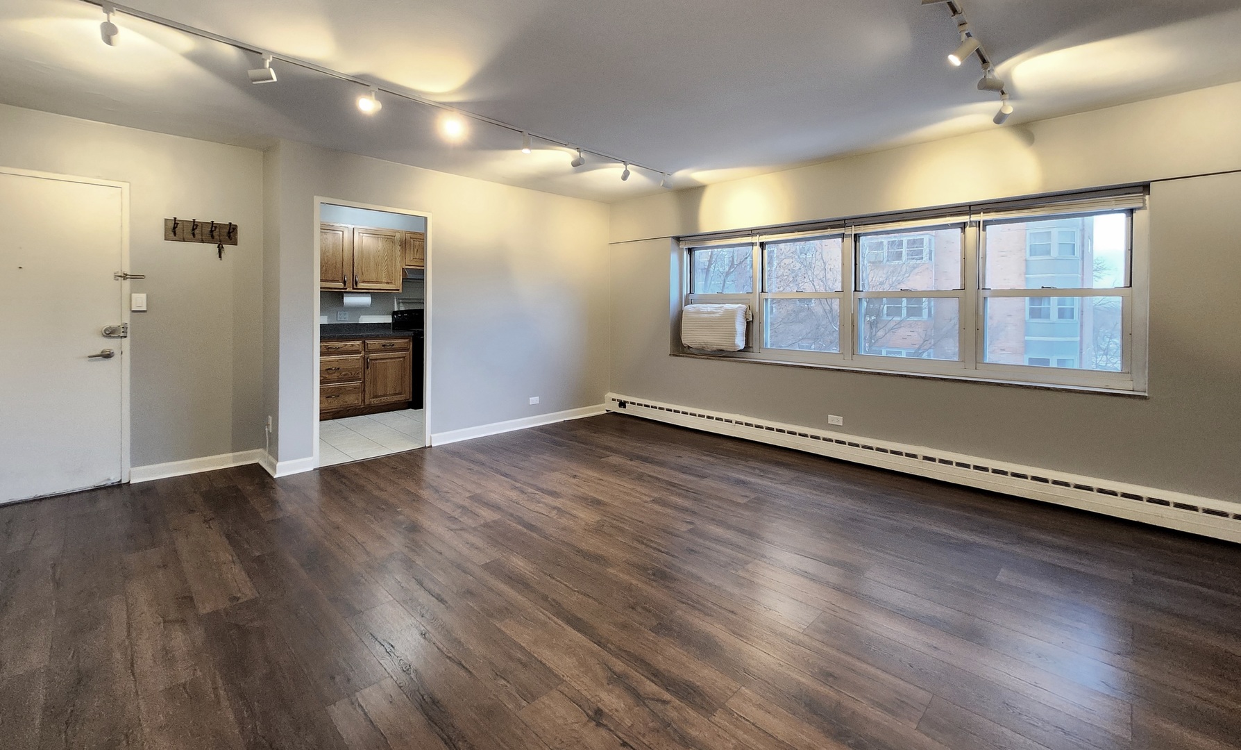 4950 N Marine Drive 503