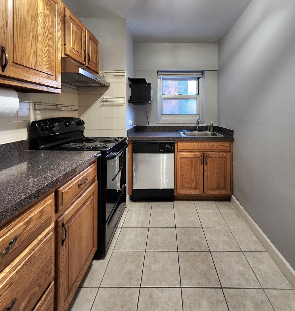 4950 N Marine Drive 503