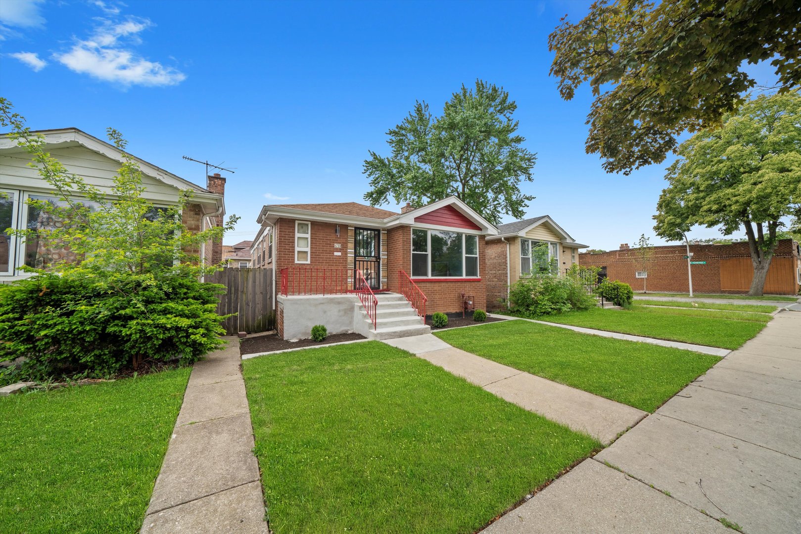 1723 W 75th Place