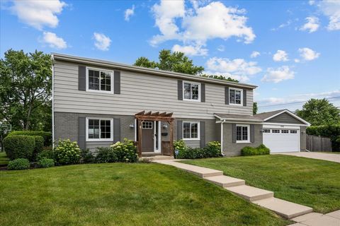 Photo of 1042 Gordon Terrace, Deerfield, IL 60015 (MLS # 12670716)