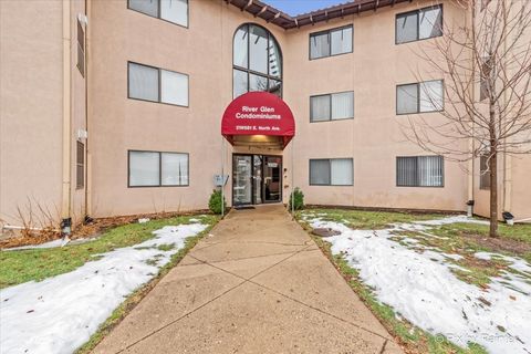 Tiny photo for 21W581 North Avenue #58, Lombard, IL 60148 (MLS # 12539797)