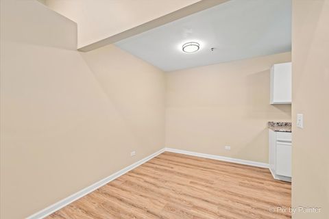 Tiny photo for 21W581 North Avenue #58, Lombard, IL 60148 (MLS # 12539797)