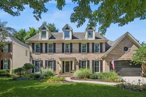 Photo of 118 S Montclair Avenue, Glen Ellyn, IL 60137 (MLS # 12731172)