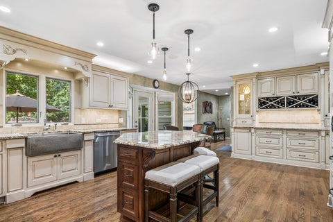 Tiny photo for 118 S Montclair Avenue, Glen Ellyn, IL 60137 (MLS # 12731172)