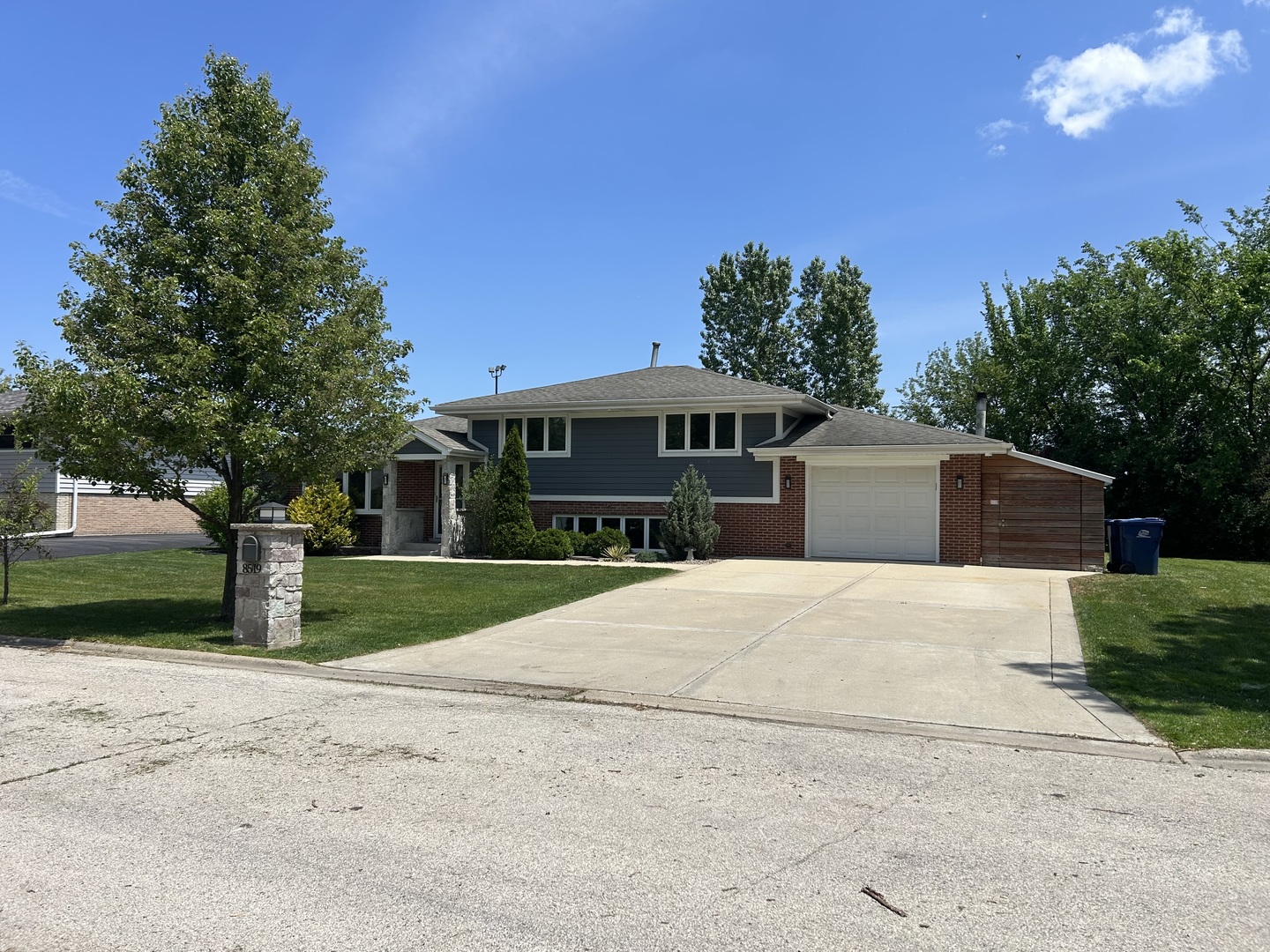 8519 S 82nd Court