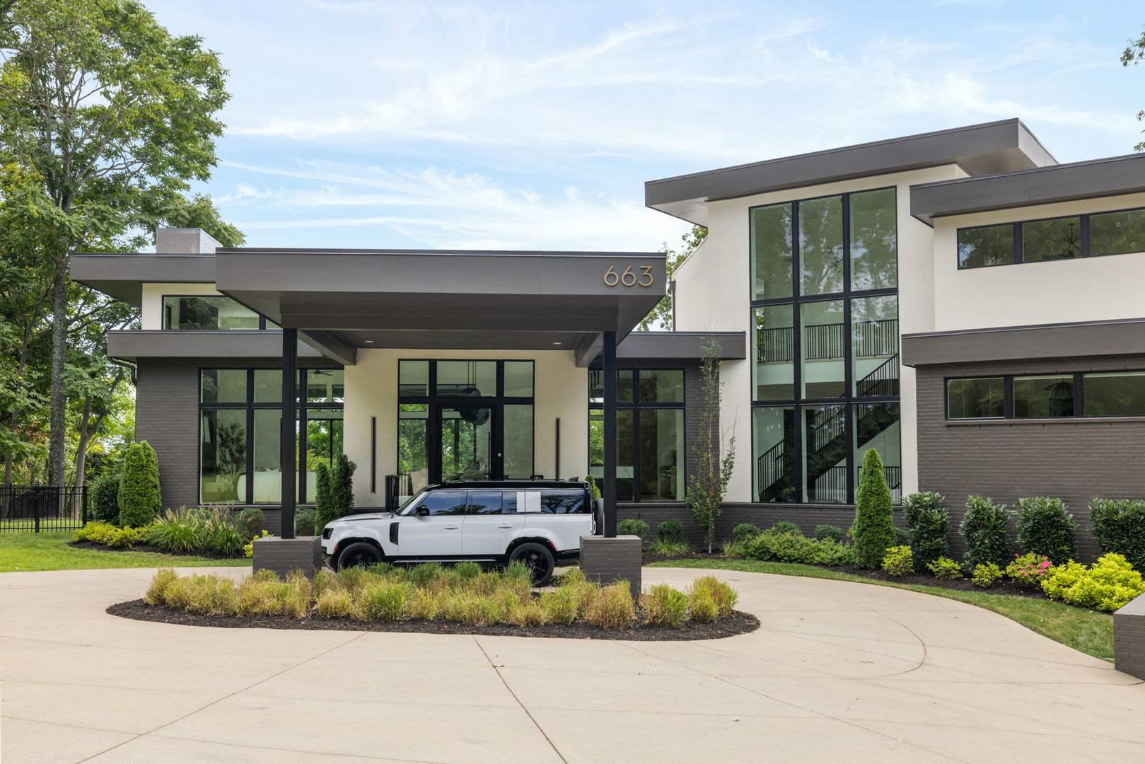 663 Hunters Trail