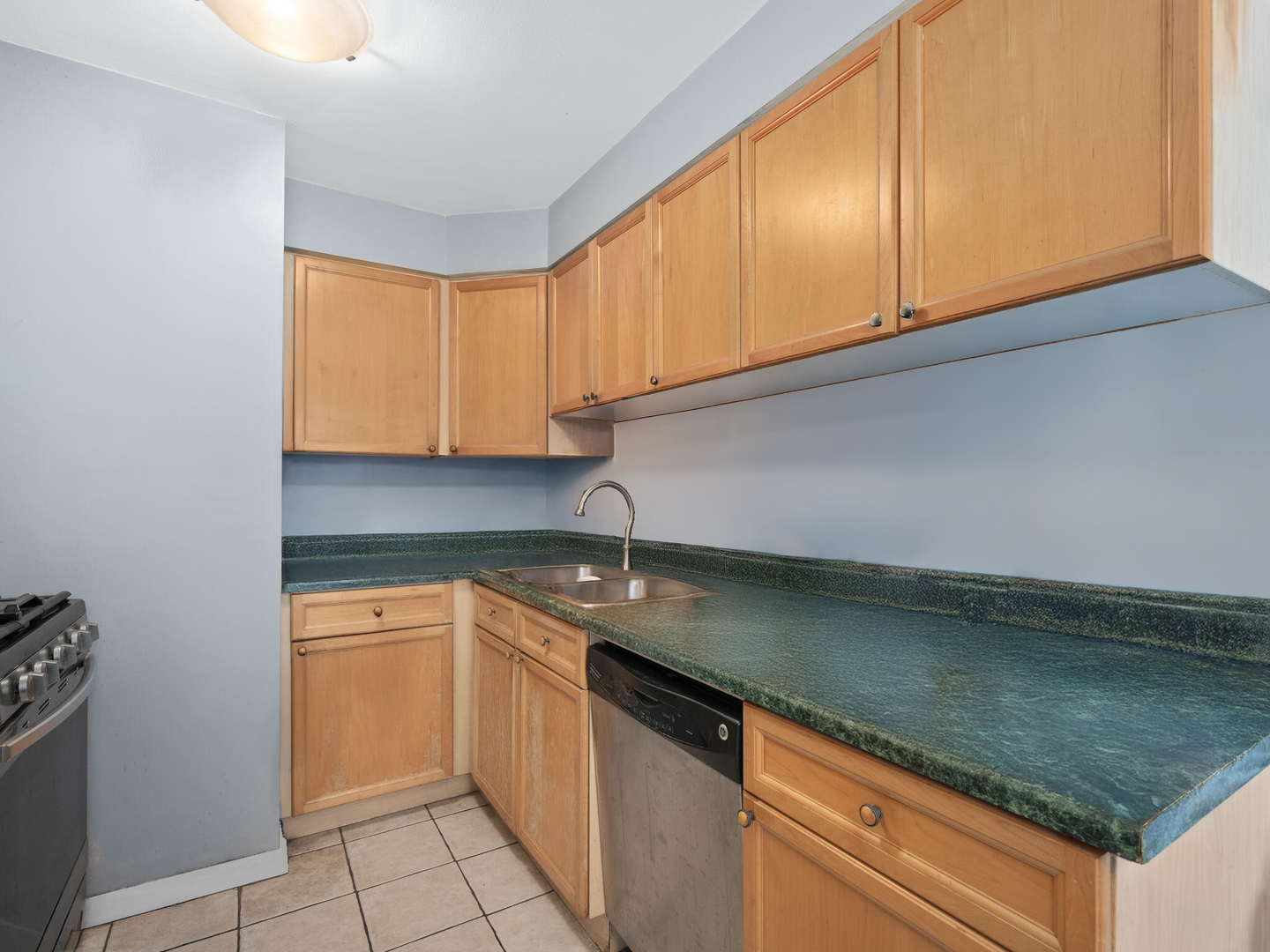 2424 W Estes Avenue 3B