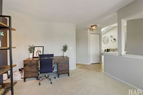 Tiny photo for 433 Ashwood Court #433, Lindenhurst, IL 60046 (MLS # 12489084)