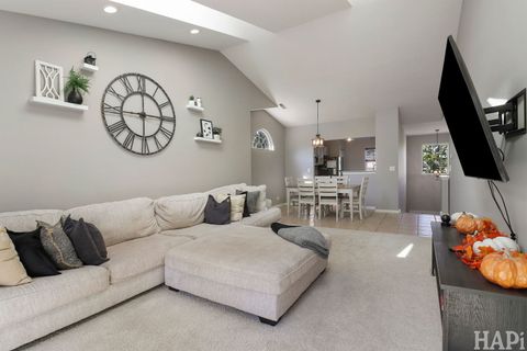 Tiny photo for 433 Ashwood Court #433, Lindenhurst, IL 60046 (MLS # 12489084)