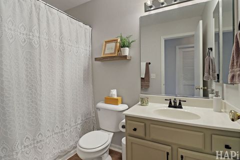 Tiny photo for 433 Ashwood Court #433, Lindenhurst, IL 60046 (MLS # 12489084)