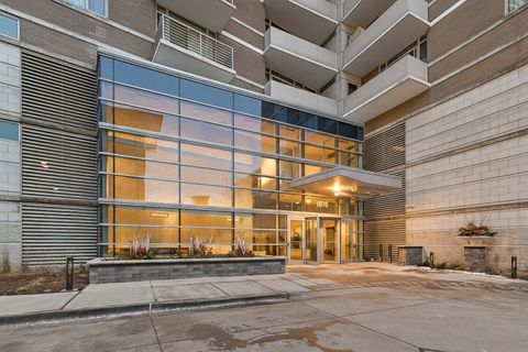 Photo of 1515 S Prairie Avenue #1010, Chicago, IL 60605 (MLS # 12570243)