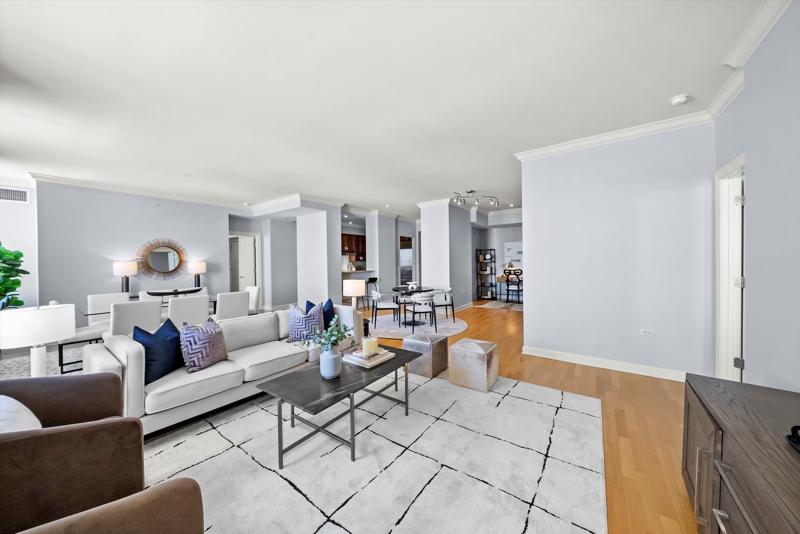 310 S Michigan Avenue 2101