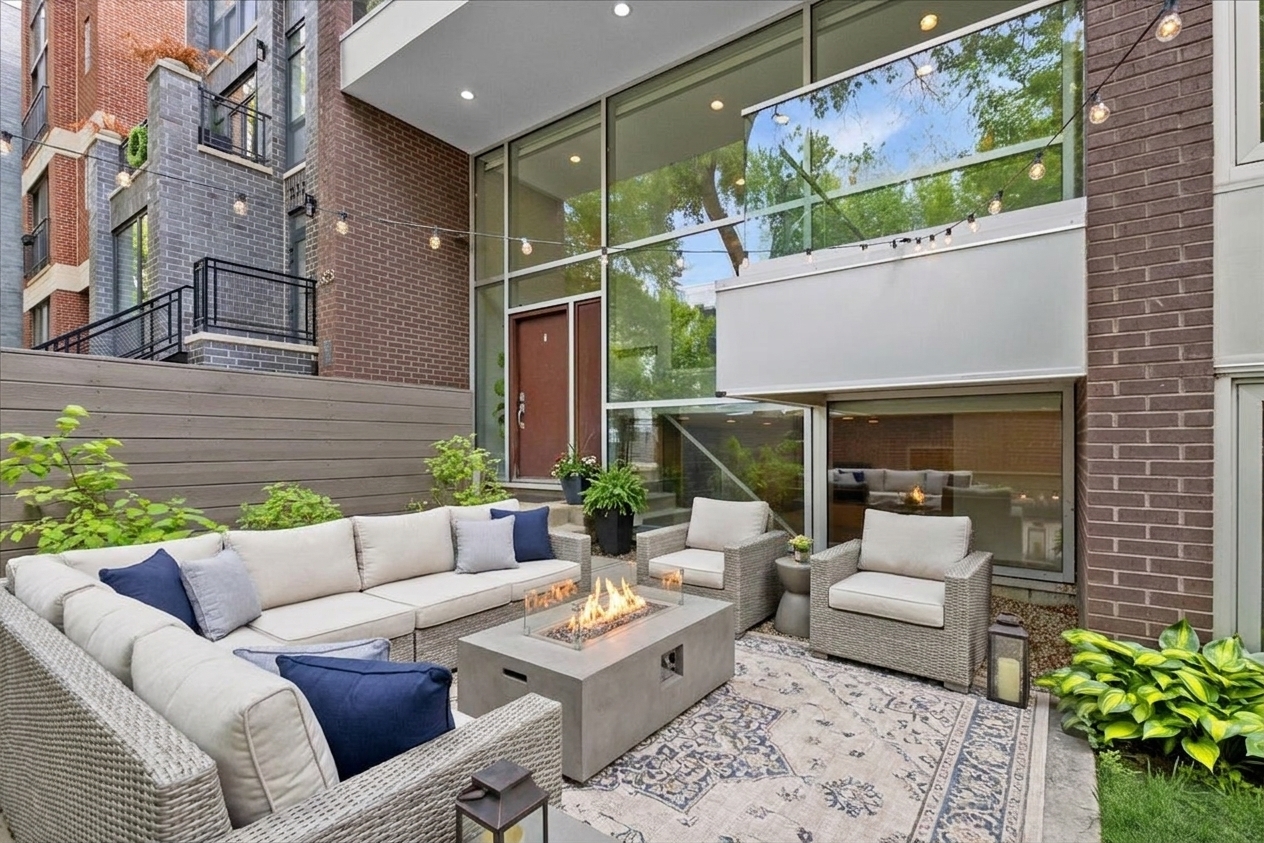 2323 N LEAVITT Street 101