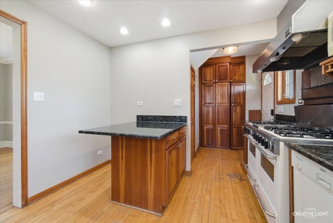 Tiny photo for 718 S Naperville Road, Wheaton, IL 60189 (MLS # 12774723)