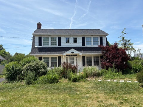 Tiny photo for 718 S Naperville Road, Wheaton, IL 60189 (MLS # 12774723)