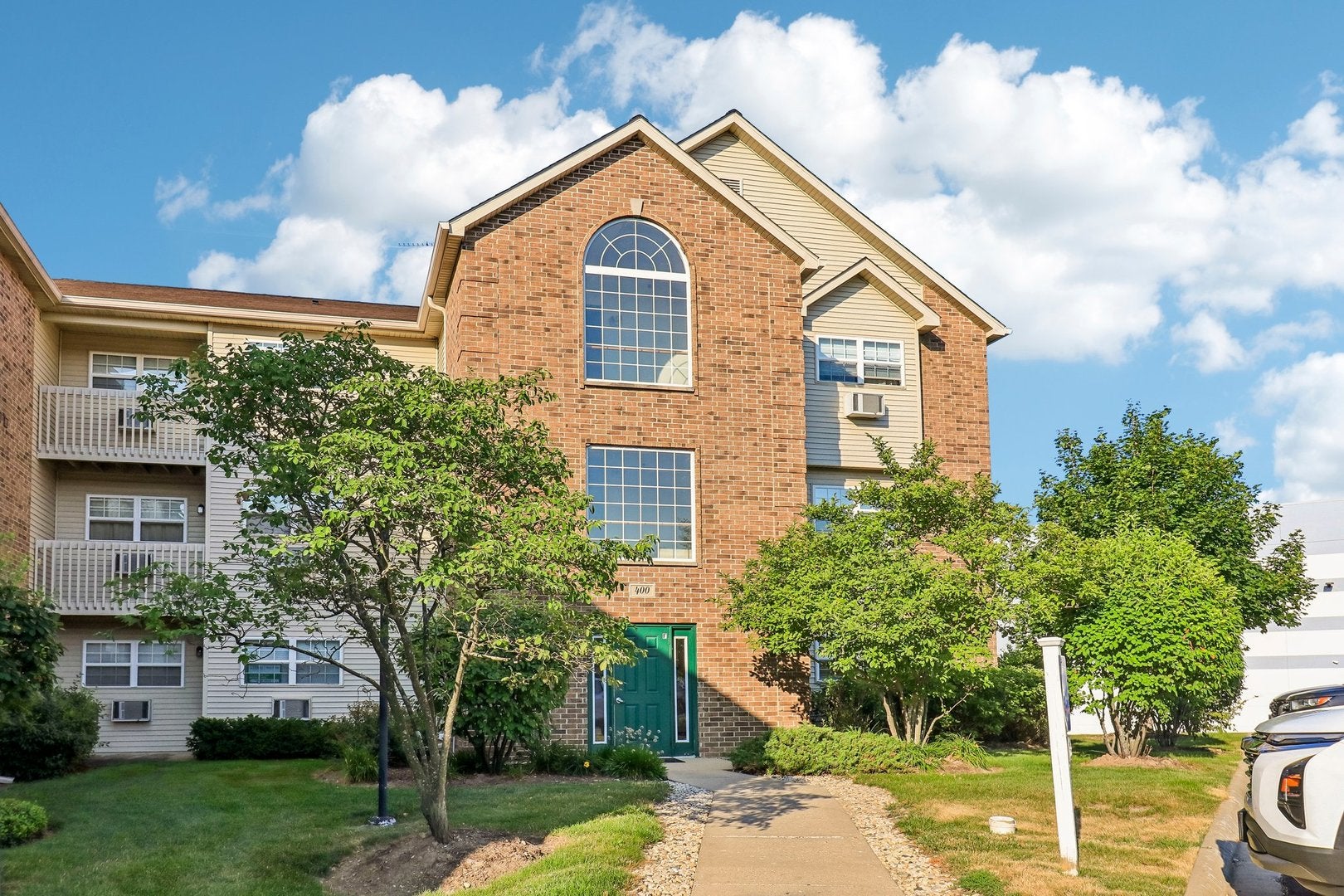 400 Cunat Boulevard 1G