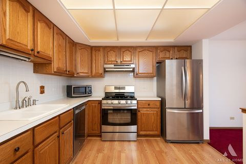 Tiny photo for 9510 S KOLMAR Avenue #407, Oak Lawn, IL 60453 (MLS # 12636701)