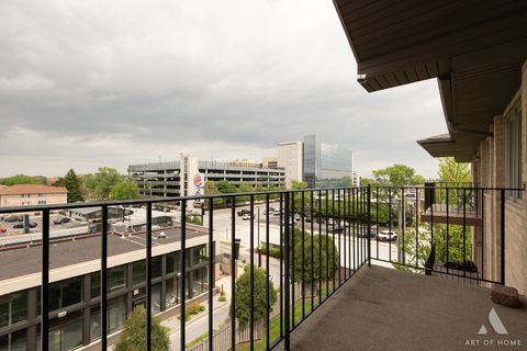 Tiny photo for 9510 S KOLMAR Avenue #407, Oak Lawn, IL 60453 (MLS # 12636701)