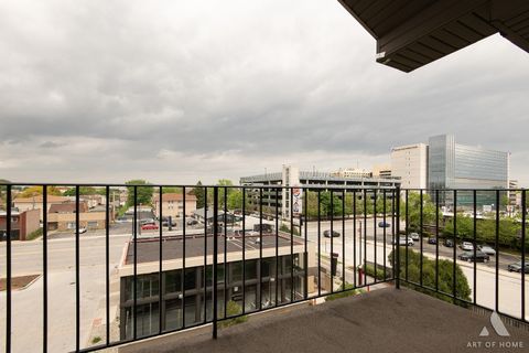 Tiny photo for 9510 S KOLMAR Avenue #407, Oak Lawn, IL 60453 (MLS # 12636701)