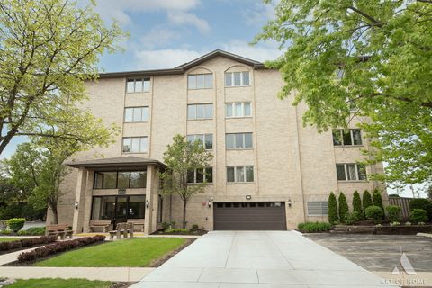 Tiny photo for 9510 S KOLMAR Avenue #407, Oak Lawn, IL 60453 (MLS # 12636701)