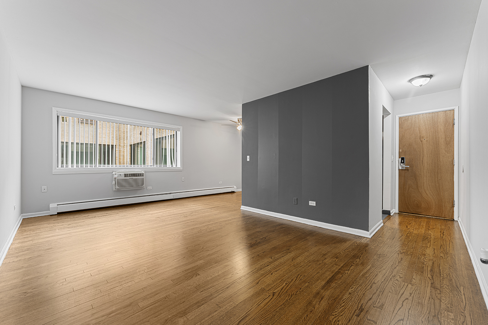 6001 N Kenmore Avenue 304