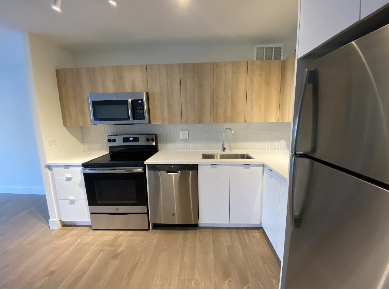 211 E Ohio Street 1205