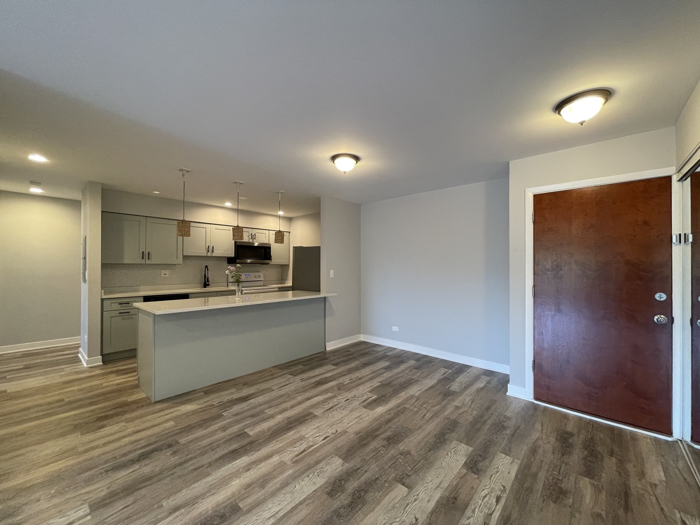 816 E Old Willow Road 110