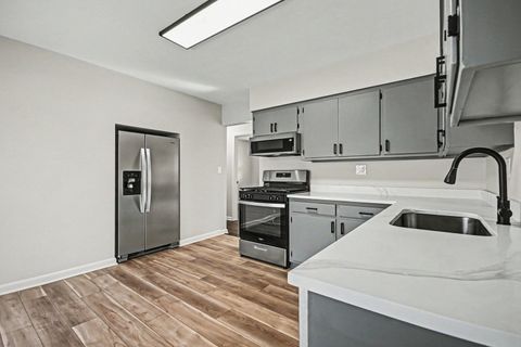 Tiny photo for 750 Duncan Drive, Aurora, IL 60506 (MLS # 12613356)