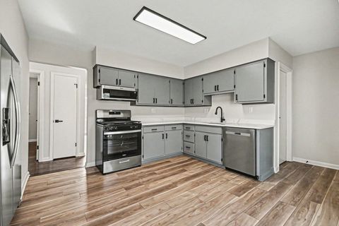 Tiny photo for 750 Duncan Drive, Aurora, IL 60506 (MLS # 12613356)