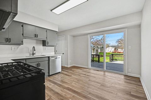 Tiny photo for 750 Duncan Drive, Aurora, IL 60506 (MLS # 12613356)