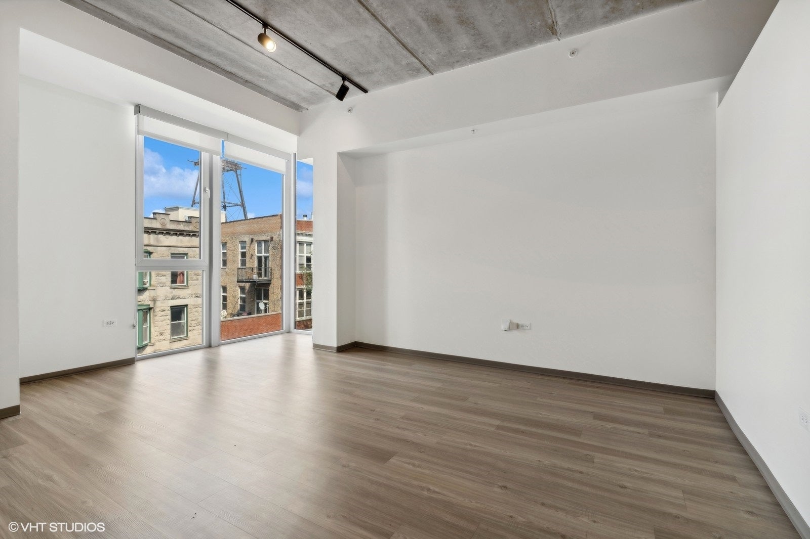 1920 N Milwaukee Avenue 301