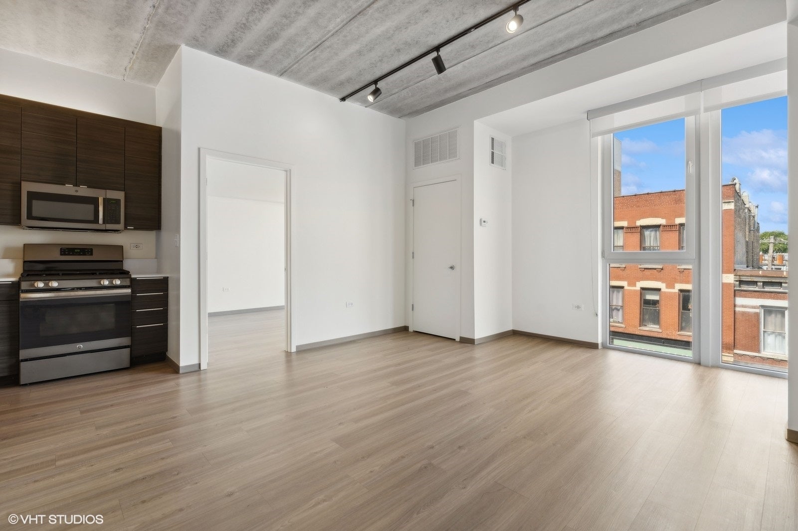 1920 N Milwaukee Avenue 301