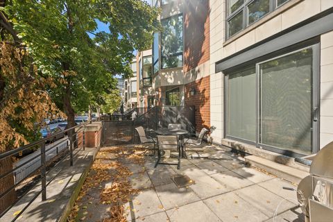 Tiny photo for 640 W Fulton Street #A, Chicago, IL 60661 (MLS # 12555130)