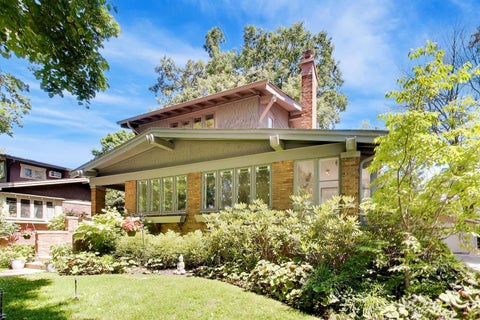 Tiny photo for 322 Oak Circle, Wilmette, IL 60091 (MLS # 12685083)