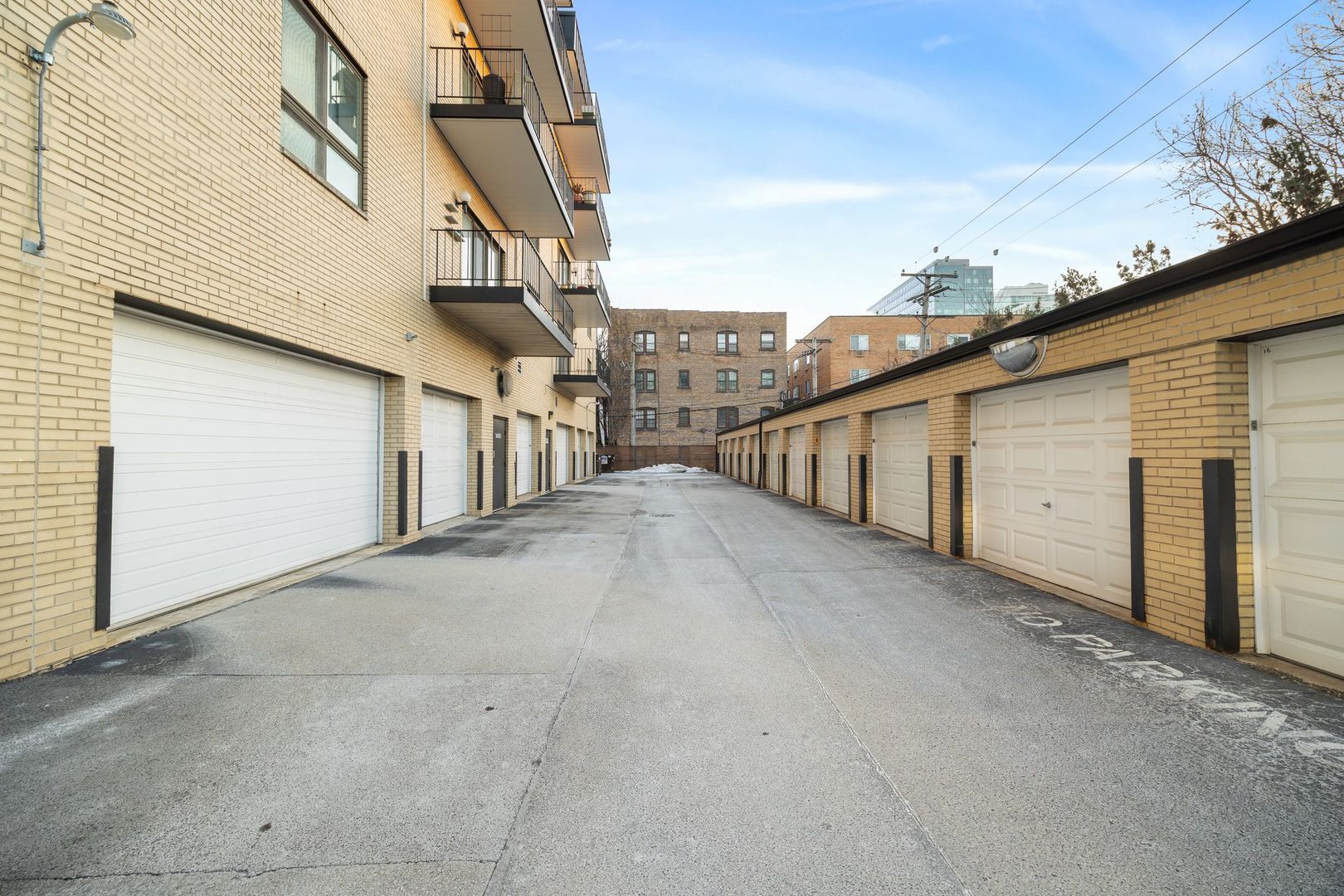 221 N Kenilworth Avenue 208