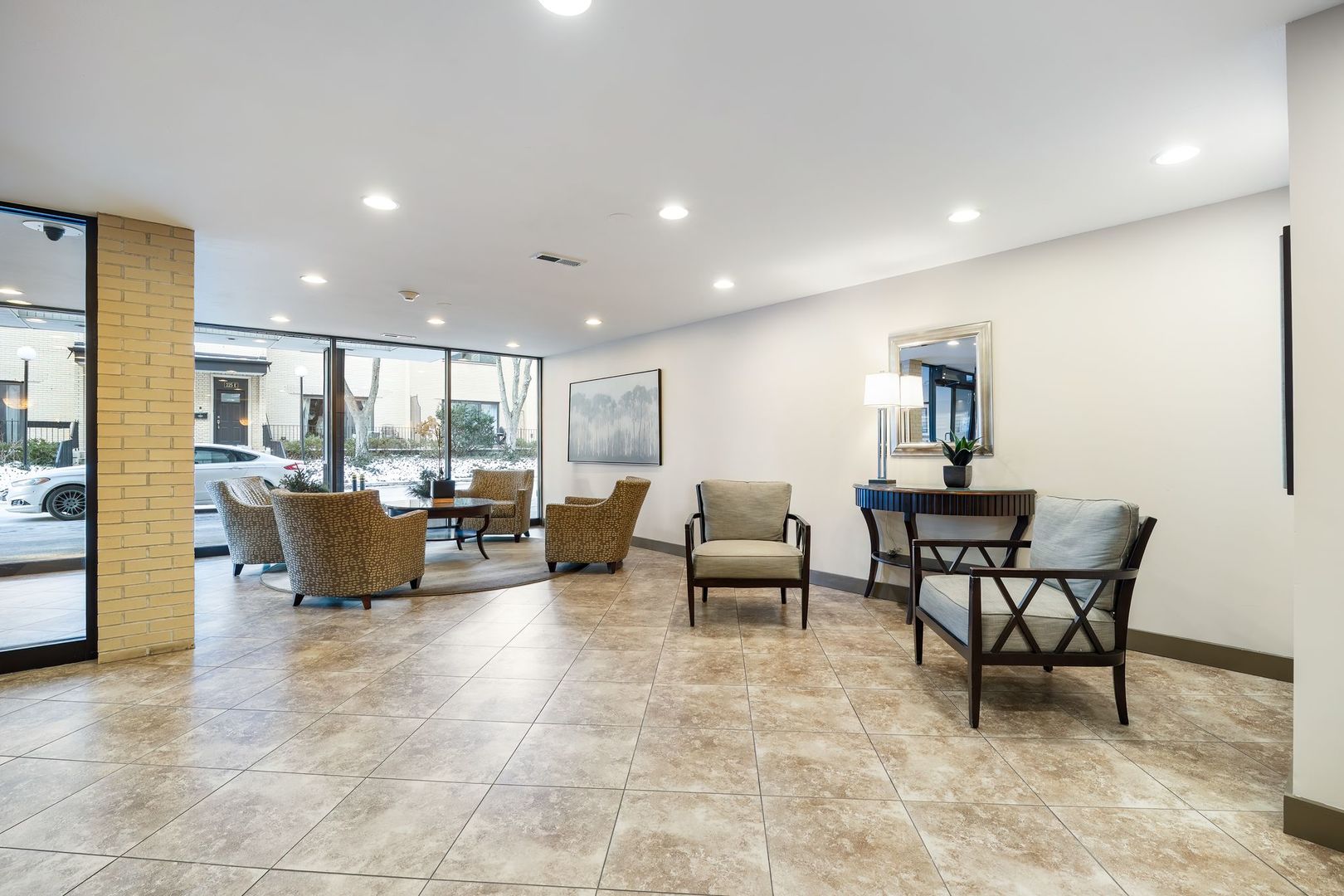 221 N Kenilworth Avenue 208