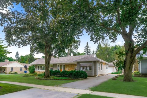 Tiny photo for 1211 James Street, Geneva, IL 60134 (MLS # 12434937)