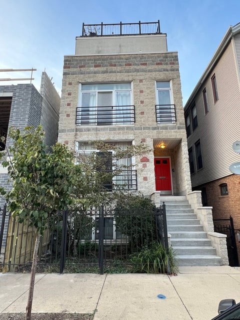 Photo of 1112 W Fry Street #A, Chicago, IL 60642 (MLS # 12731885)