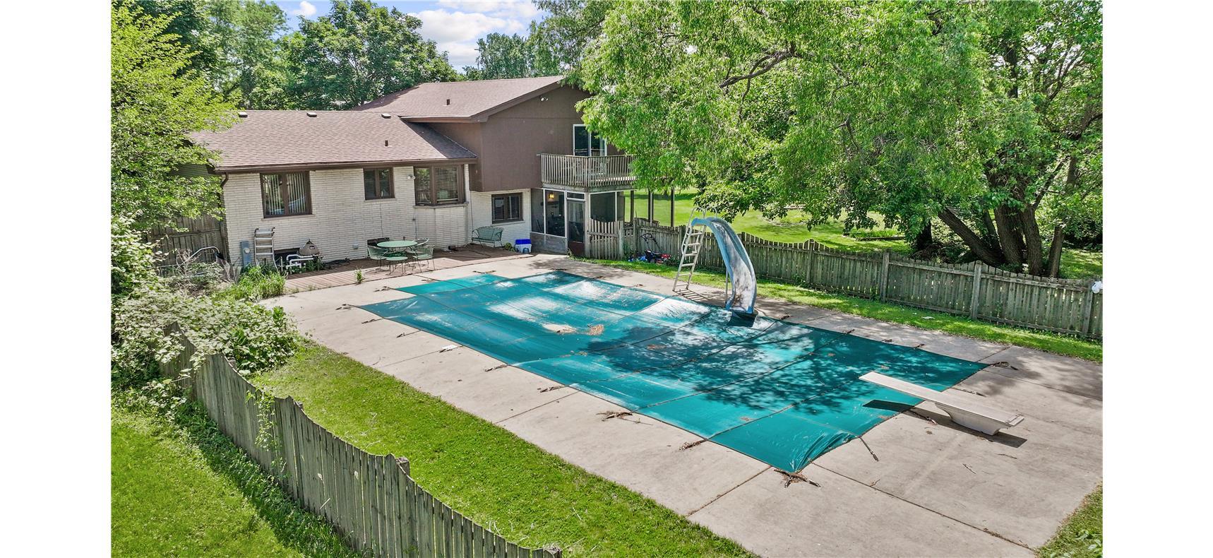 8408 Lakeside Drive