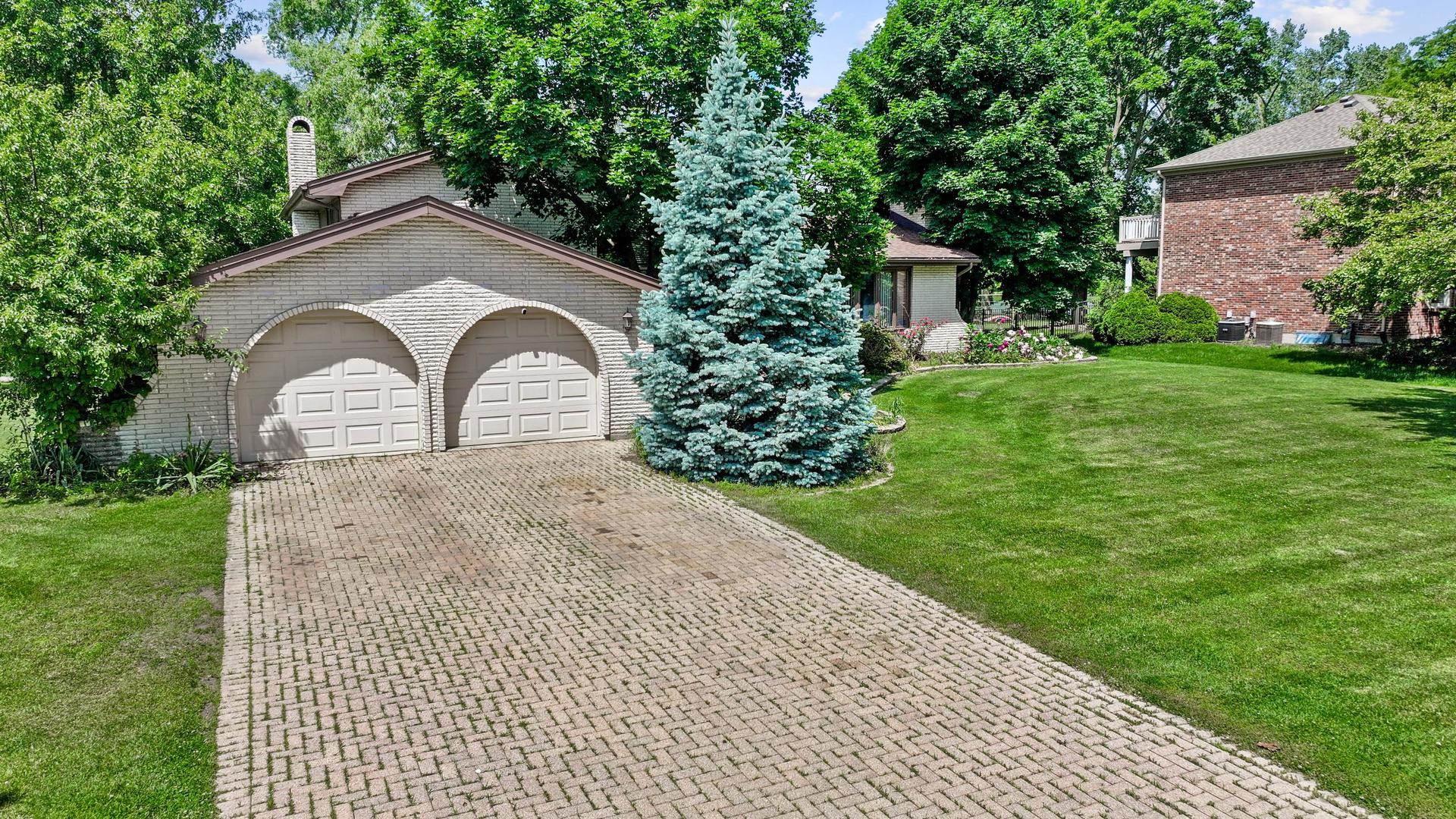 8408 Lakeside Drive