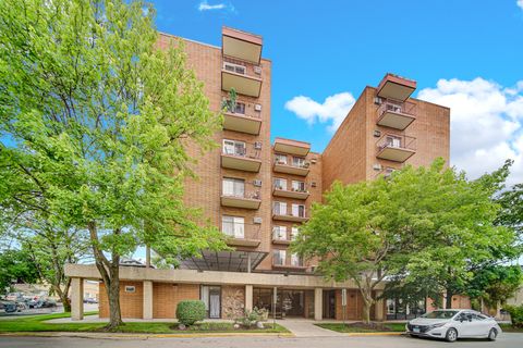 Photo of 7830 W North Avenue #505, Elmwood Park, IL 60707 (MLS # 12412795)