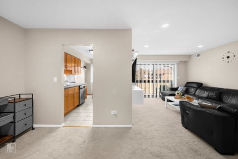 Tiny photo for 6820 Joliet Road #11, Indian Head Park, IL 60525 (MLS # 12571564)