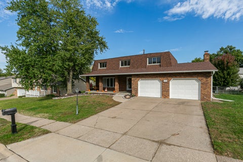 Tiny photo for 1450 TERRACE PARK Drive, Bettendorf, IA 52722 (MLS # 12785818)
